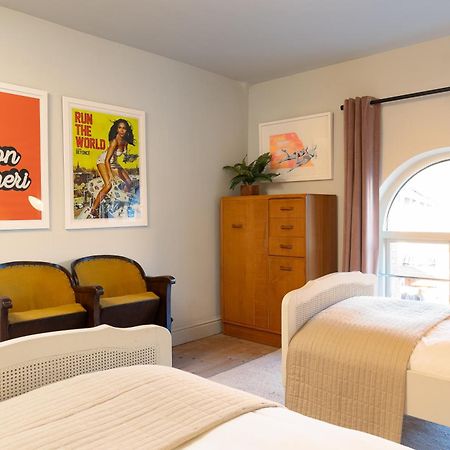 Stylish Seaside Home With King Beds And Parking Скарборо Экстерьер фото