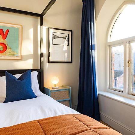 Stylish Seaside Home With King Beds And Parking Скарборо Экстерьер фото