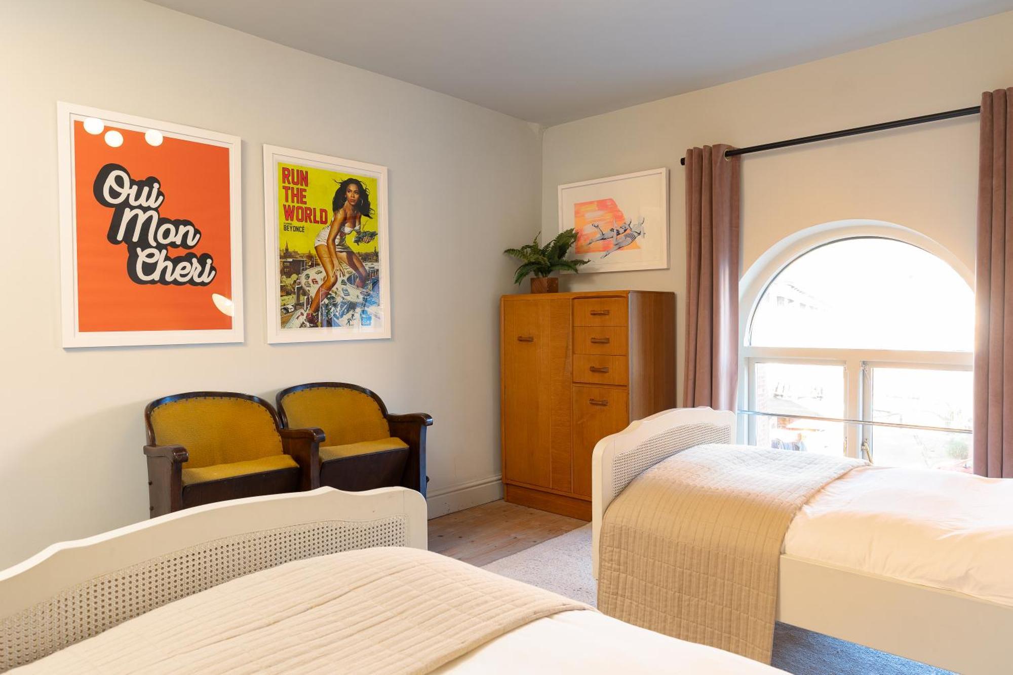 Stylish Seaside Home With King Beds And Parking Скарборо Экстерьер фото